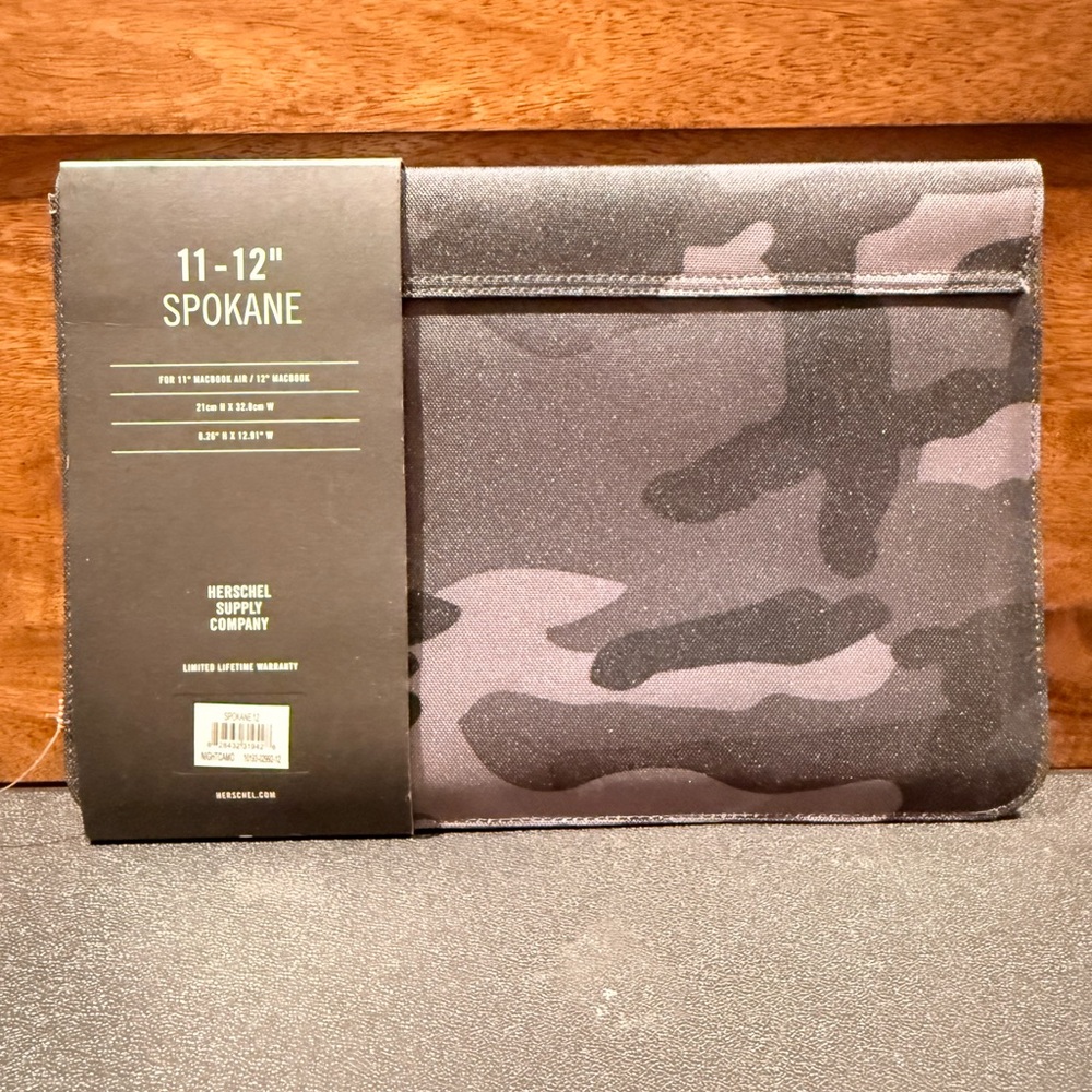 NWT Herschel Supply Laptop Sleeve Spokane 11-12" laptop sleeve camouflage